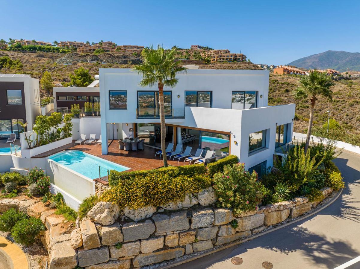 Vacation Marbella I Villa Paraiso The View, Infinity Heated Pool, Sea View, 24-7 Security, Golf Courses Estepona Exterior photo