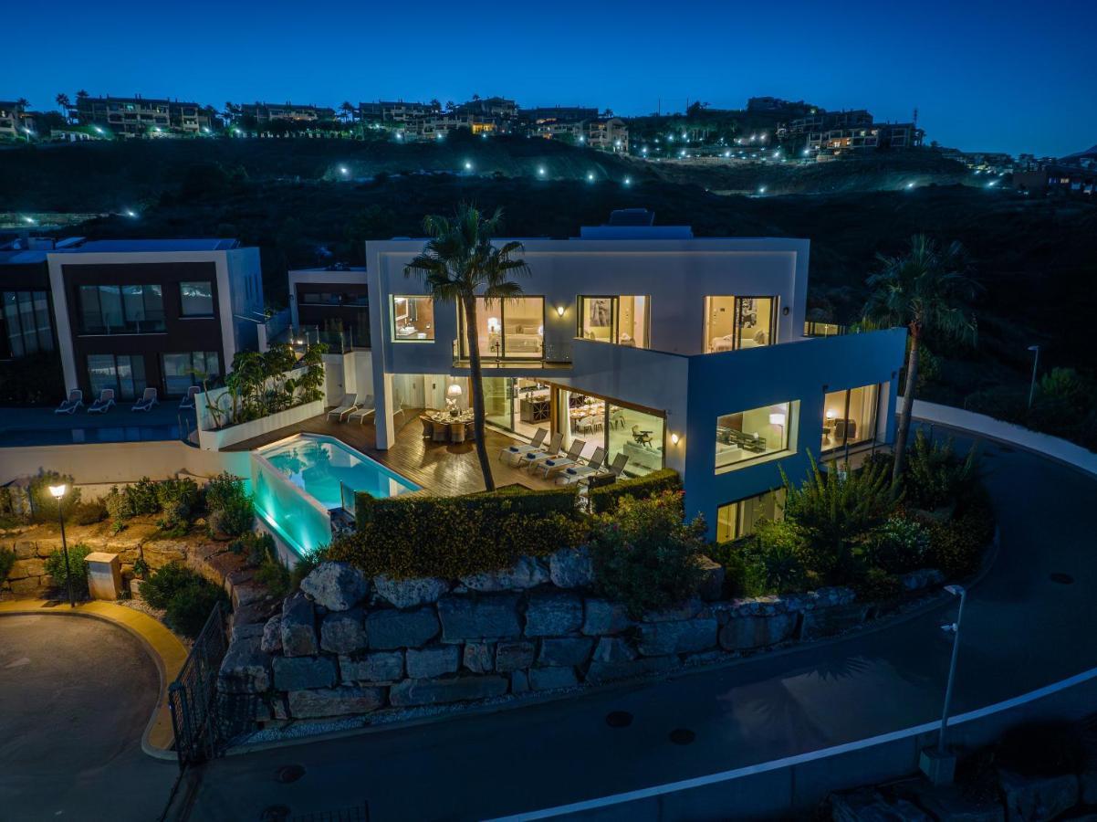 Vacation Marbella I Villa Paraiso The View, Infinity Heated Pool, Sea View, 24-7 Security, Golf Courses Estepona Exterior photo